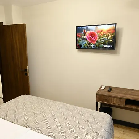 Lazara Guest house 4*