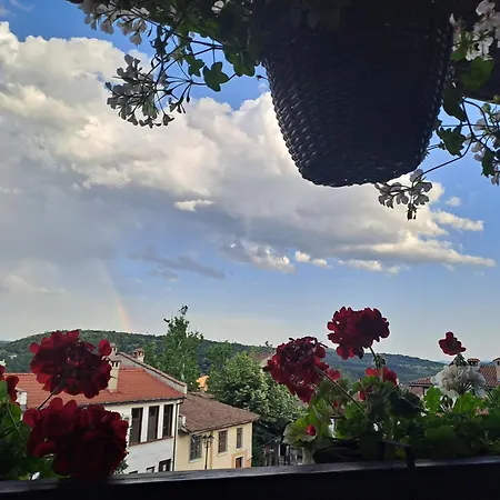 Lazara Guest house 4*